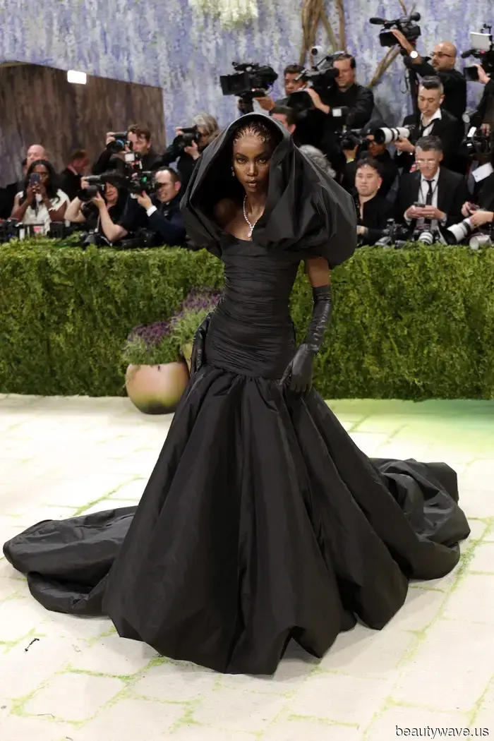 The 2026 Met Gala Red Carpet Outfits That Took Our Breath Away