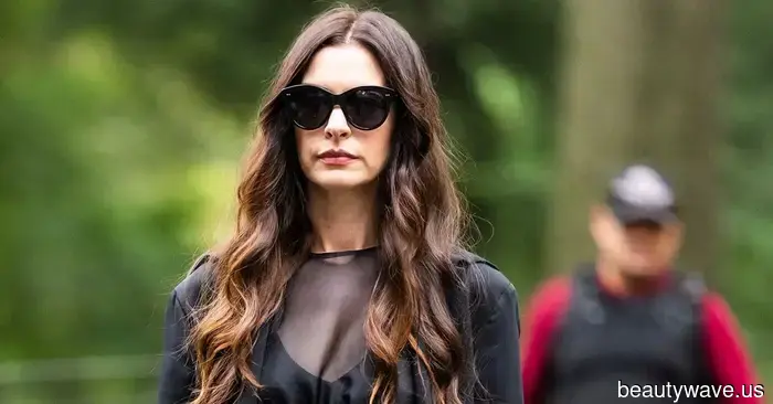 Come October, you’ll see why this particular bag trend is highly favored by fashion enthusiasts who truly understand style.