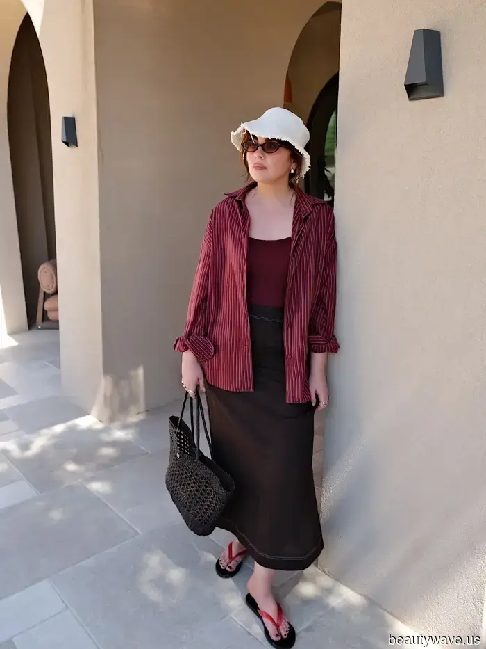 Las personas de moda han coronado oficialmente las sandalias 'It' del verano—y son tan de The Row.