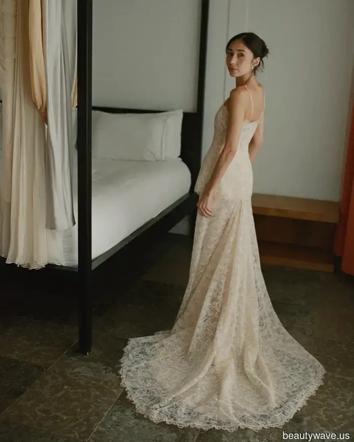 Phoebe Philo! Ralph Lauren! Colleen Allen! Die Braut trug 7 makellos elegante Looks für ihre Hochzeit in Saint Bart's.