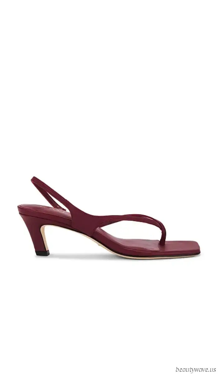 Los tacones negros están bien, pero en Francia, todos saben que este color de zapato se ve mejor con vestidos blancos.