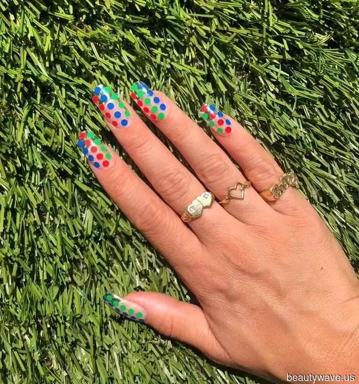 It's Official: '80s Nails Are Making a Comeback—17 Trendy Designs Revamping This "Outdated" Style…