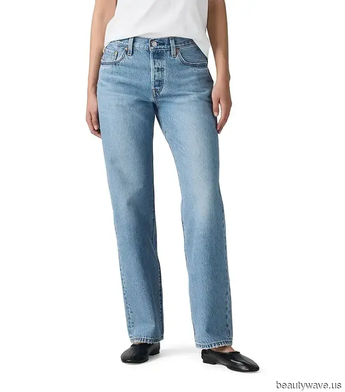 Chic parents from Tokyo to Paris showcase their effective everyday outfits.