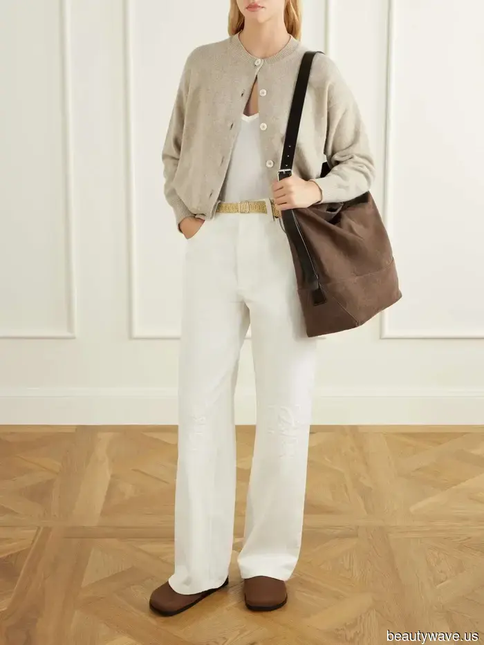 My Minimalist Friend Enjoys an Upscale Aesthetic—7 Essential Pieces for Her Autumn Capsule Wardrobe