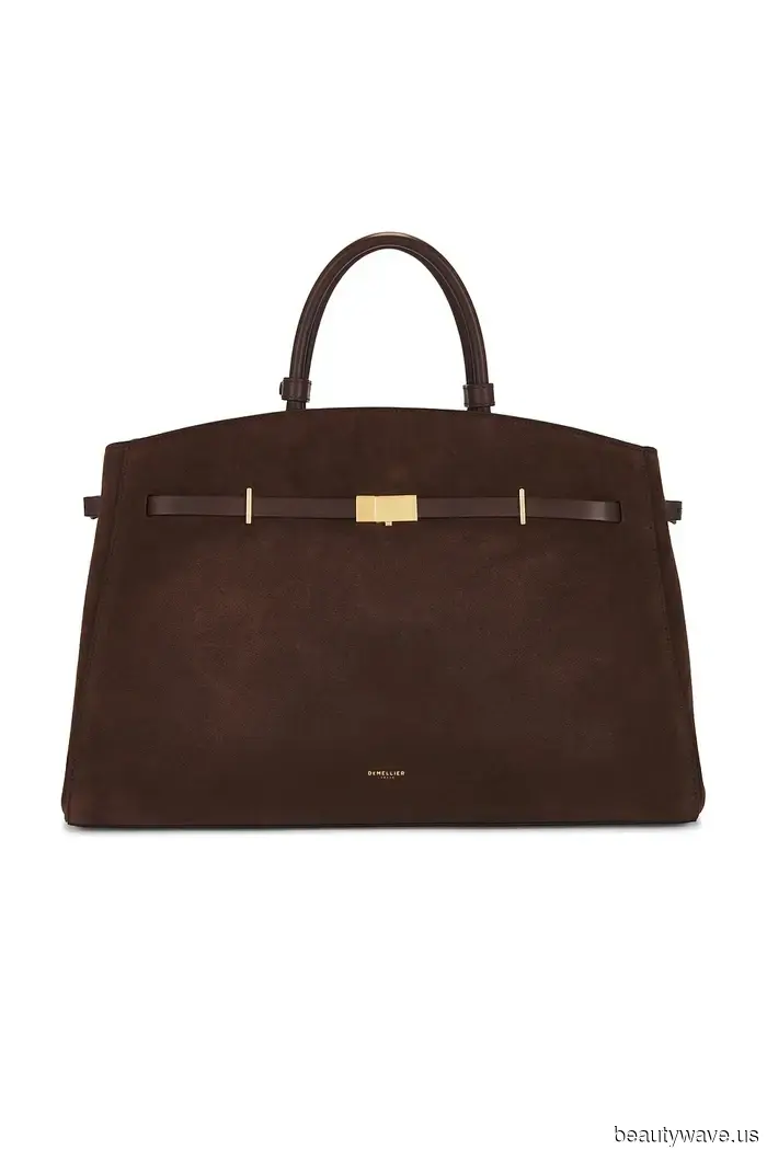 I Enjoy Dressing in a "Rich" Style When I Travel—These 7 Essentials Instantly Elevate My Status by Three Tax Brackets.