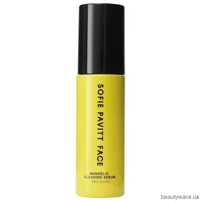 I persuaded three of my colleagues to purchase this jelly moisturizer before 10 A.M.—it's really that impressive.