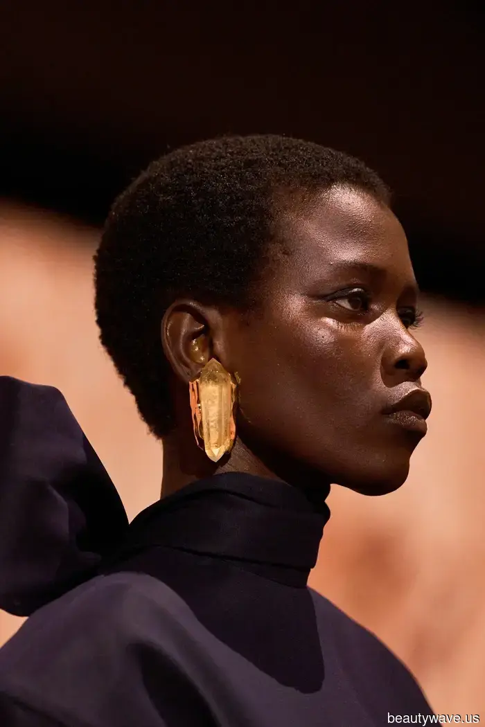 Das ist der unerwartete Schmucktrend, der diesen Herbst überall sein wird.