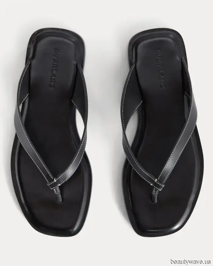 Le persone di moda a Parigi sanno che queste tendenze estive delle scarpe sono fondamentali per un look ben curato.