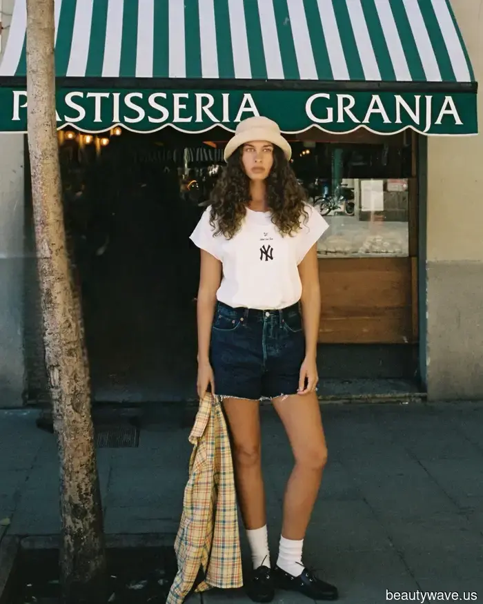 Wait—I've just noticed that the most stylish flat shoes share this particular detail.