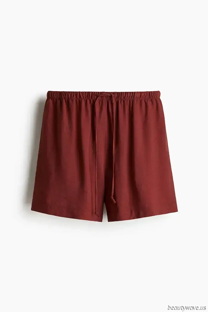 Das ist der Farbttrend bei Shorts, den alle zu tragen beginnen, weil der Herbst nächsten Monat beginnt.