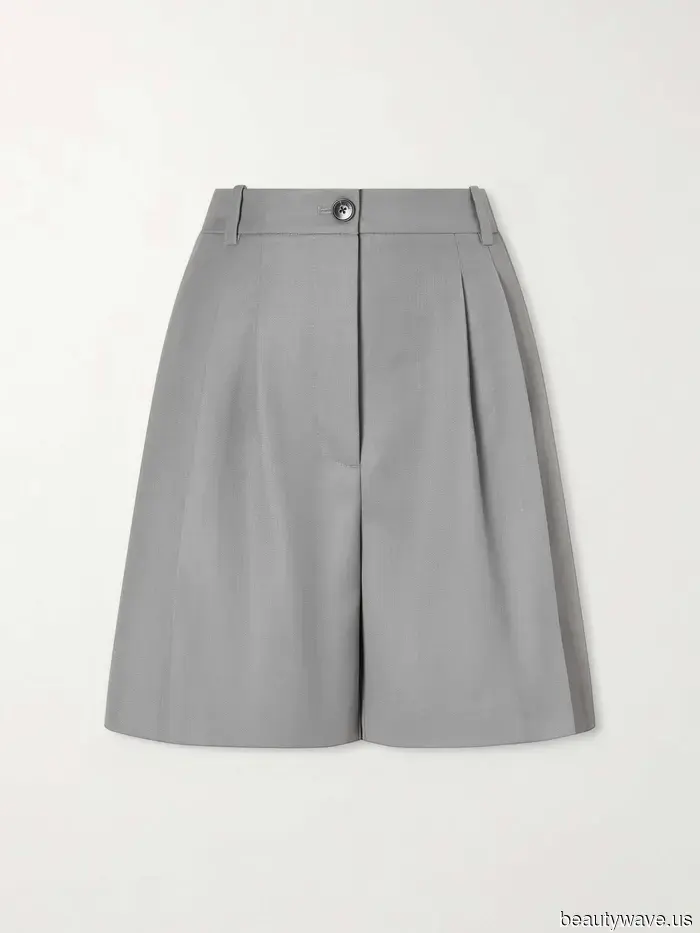 Women in their 50s are in agreement—this is the most chic shorts trend of the summer.