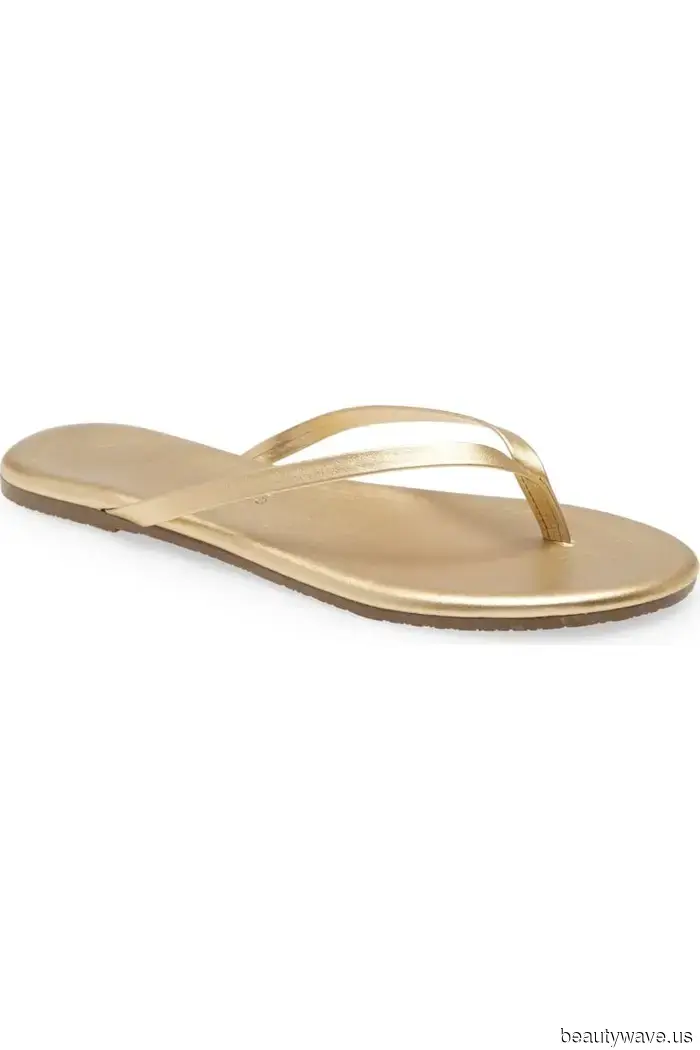 Not just plain white dresses— in 2026, the focus is on this beautiful dress trend paired with this sandal-color trend.