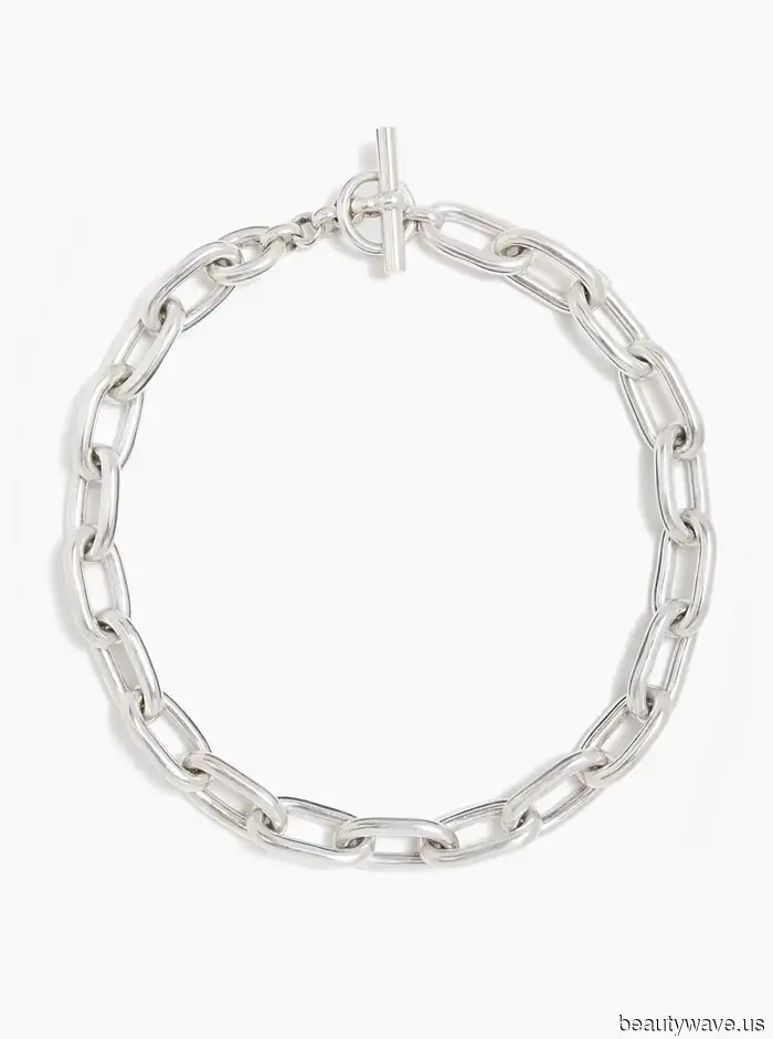 Trust Me: I'm a Stylist—These 5 Surprising Accessories Will Trend in 2026