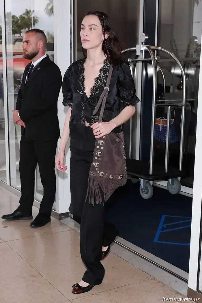 Individuals with a stylish flair are now embracing this retro-inspired heel trend, pairing it with both pants and skirts.