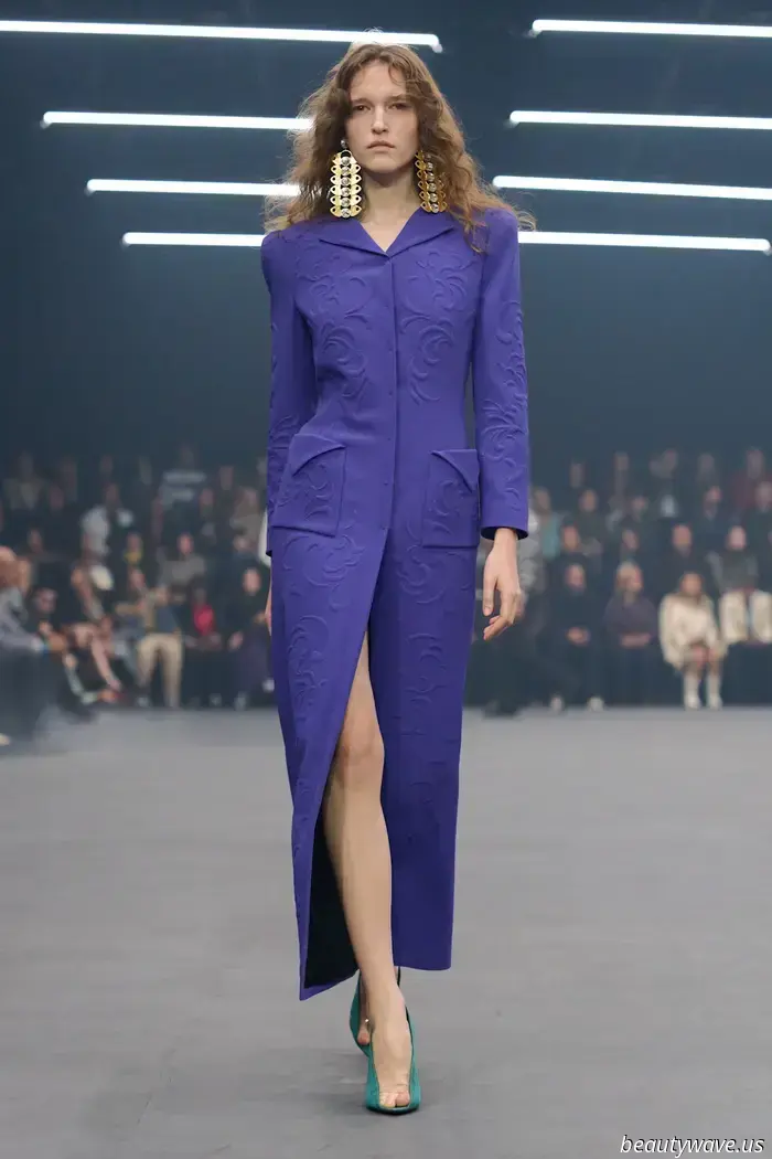Alessandro Michele bringt sanfte Eleganz und zarte Romantik für Valentinos Frühjahr 2026