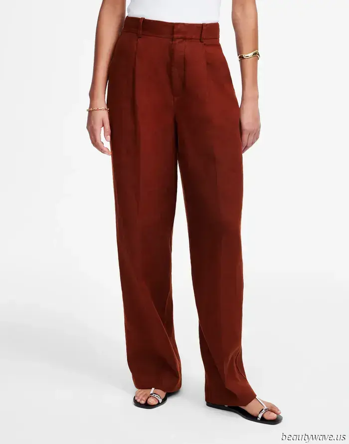 Everyone in the fashion world is pairing flip-flops with this sophisticated pant trend.