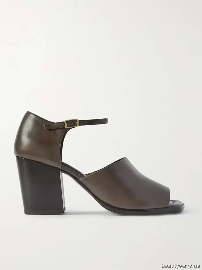 Punte appuntite sbandate, questa è la tendenza delle scarpe old-school che ho visto indossare a innumerevoli donne stilose invece.