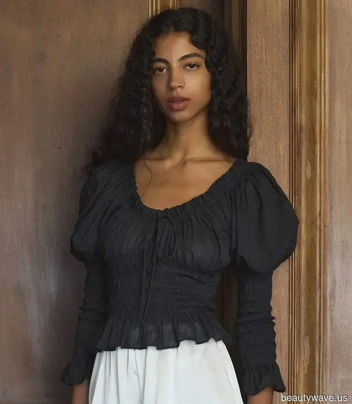 5 Blouse Trends That French Women Will Combine With Jeans, Skirts, and Trousers in 2026