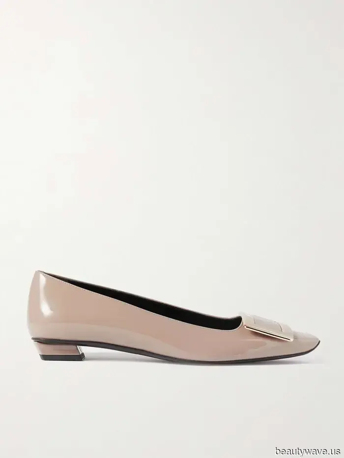 Доставка из Парижа: Все отказываются от сандалий, чтобы носить эти гораздо более стильные туфли с шортами