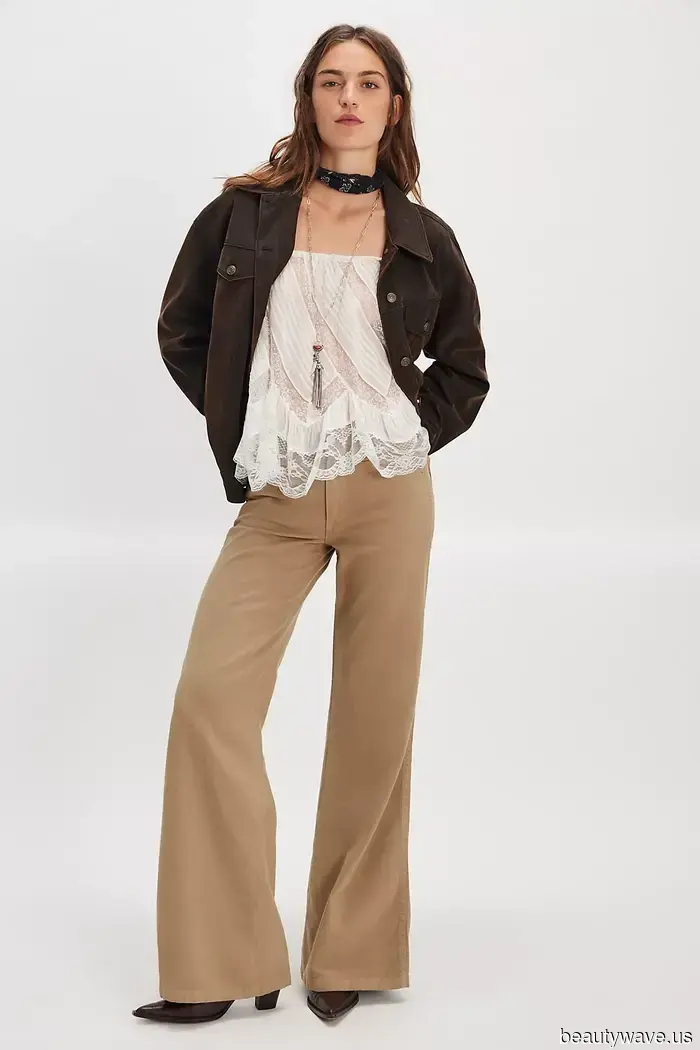 Put aside the Baggy and Barrel-Leg Jeans: This is the It Girl–Approved, Outdated Denim Trend to Try This Fall.