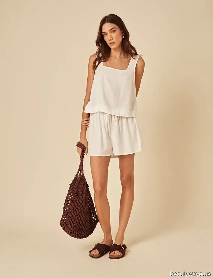 While black shoes will forever be a classic choice, this stylish shoe color is the only one I'll choose to wear this autumn.