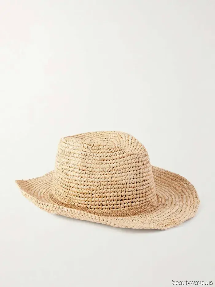 I just returned from Saint Bart's—here's what stylish women are sporting at the beach.