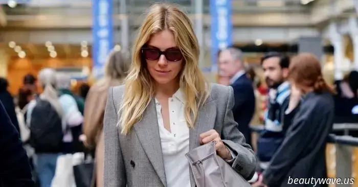 Sienna Miller boarded the Eurostar in the stylish outfit that I always choose for traveling.