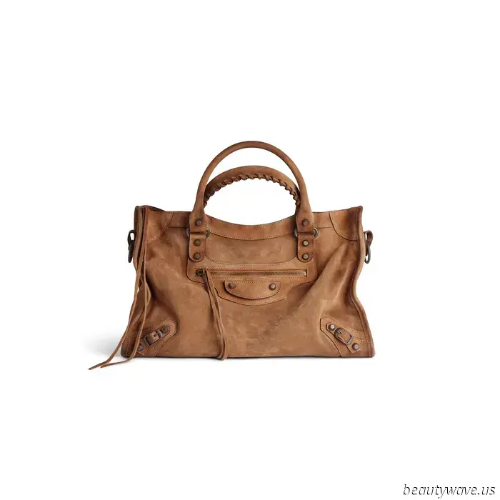 Kourtney Kardashian e Ashley Olsen concordano: questa borsa resiste a tutti i cicli della moda