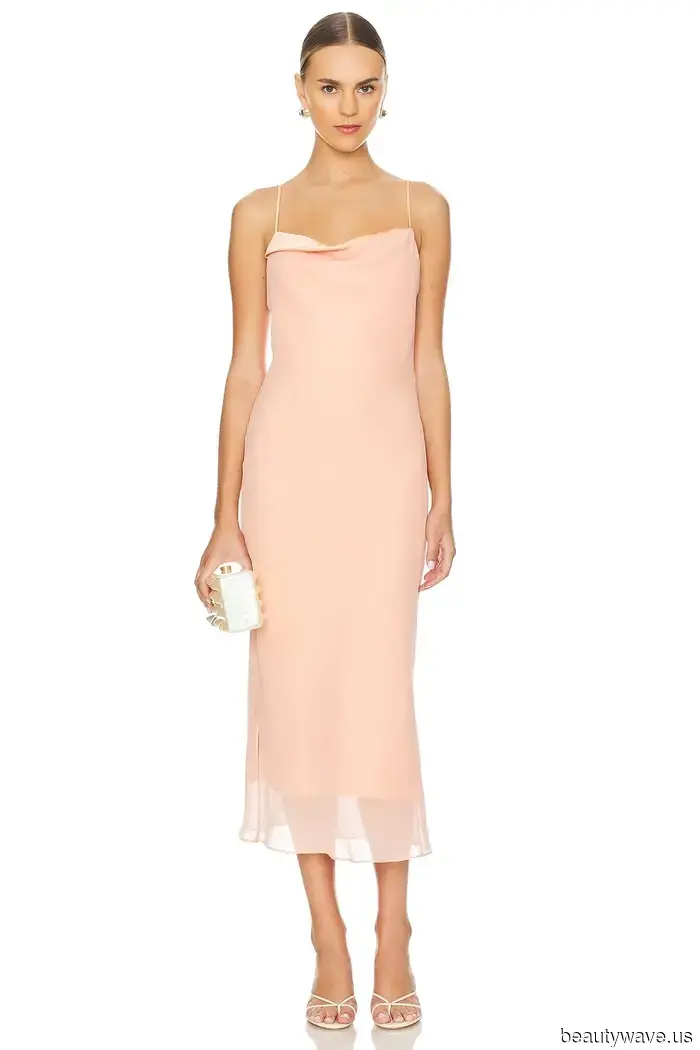 Si amas la ropa atemporal y elegante, esta es la marca para comprar en Revolve.