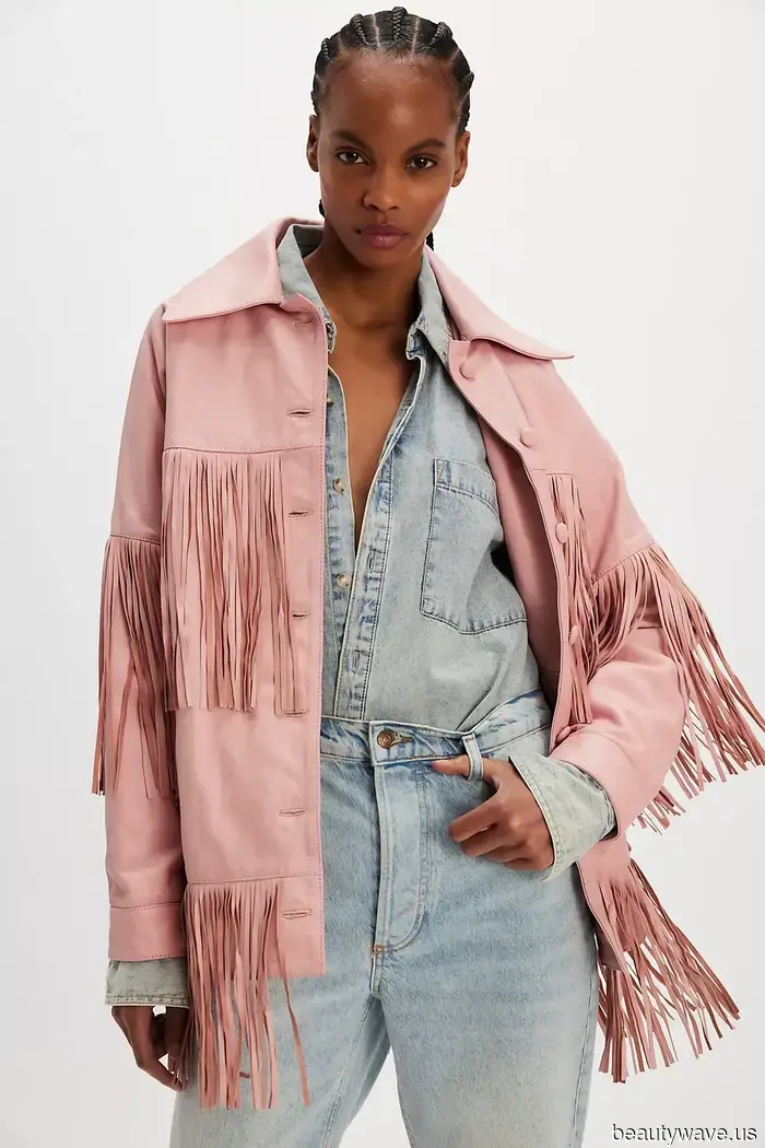 Out of nowhere, individuals with a keen sense of style are incorporating this jacket trend into their fall outfits in 2025.