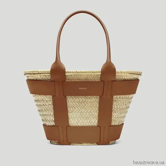 No, not flats: This spring 2026, it girls are currently pairing this shoe trend with jeans.