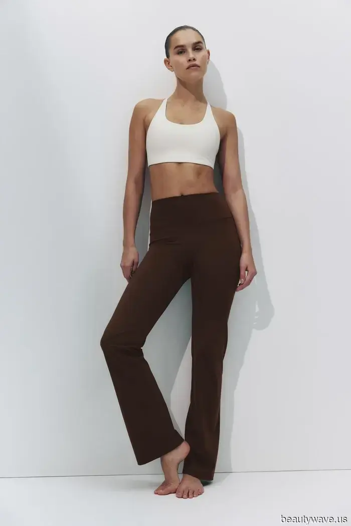 Rather than black, leggings appear most stylish in this sophisticated hue.