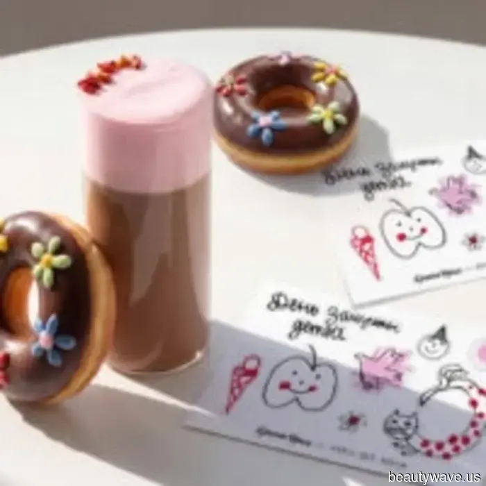 "Crunchy Dream" and the charitable foundation "Anton is Nearby" have released limited edition donuts.