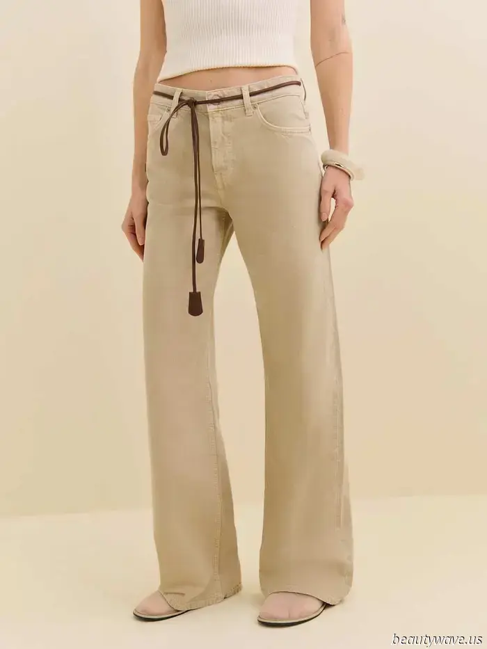 I Blue Jeans sono belli, ma a New York e a Parigi, tutti sanno che questo colore è molto più trendy