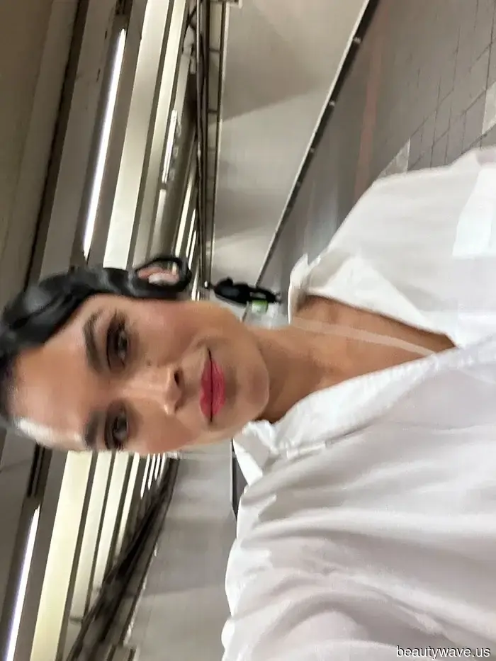 Sono una modella curvy, e questo è com'è dietro le quinte alla NYFW con il marchio che fa le cose per bene.