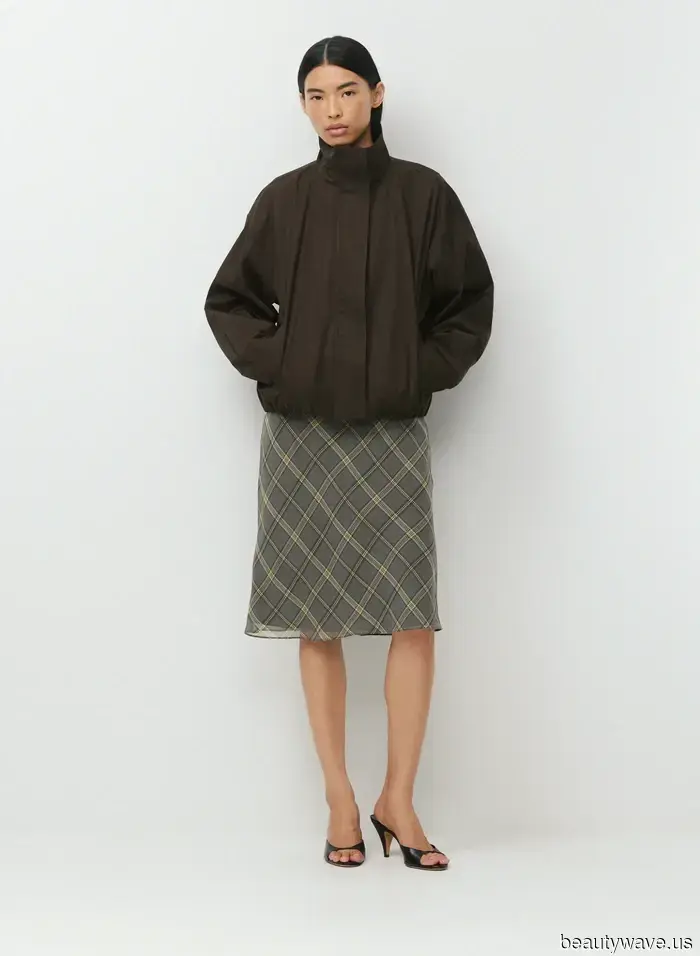 The Most Stylish Women in Paris Turn to These Outfit Combinations When Autumn Comes.