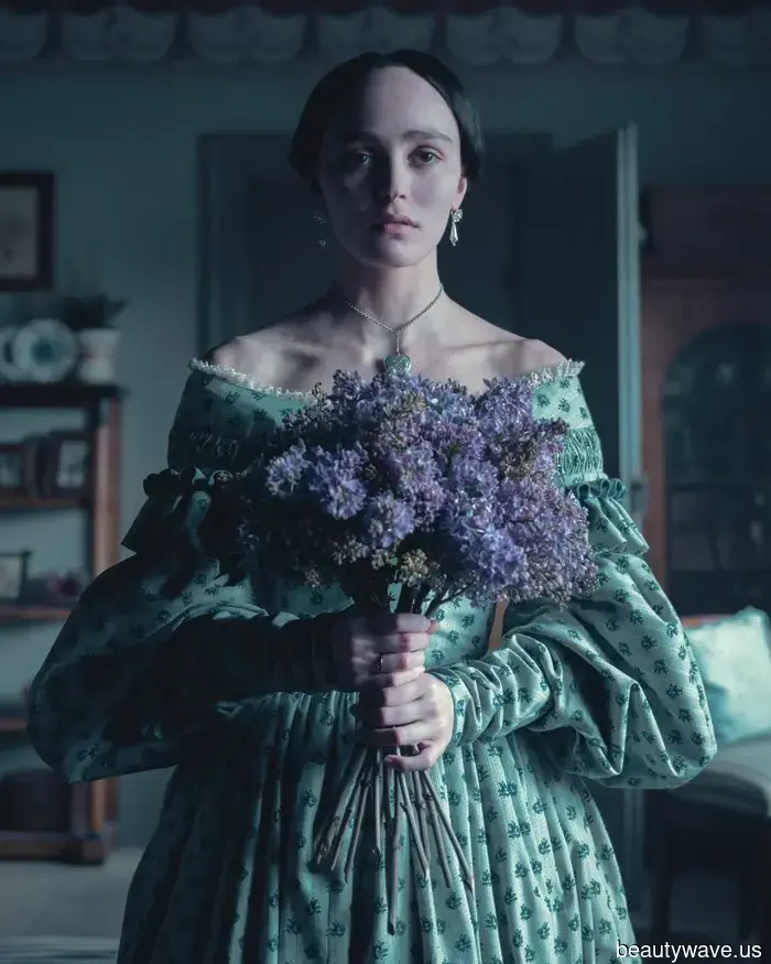 If Misty Hills, Antique Candelabras, and Victorian Lace Had a Fragrance, It Would Be Represented by These 17 Enigmatic Perfumes.