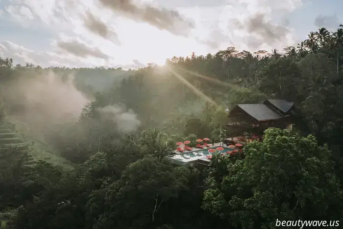 P. ART Communications' new selection of inspiring hotels and destinations where the velvet season takes on a special resonance. From island seclusion in Bali and aesthetic gastronomy in Dubai to the healing air of the Caspian coast and Mediterranean wellness in Spain.