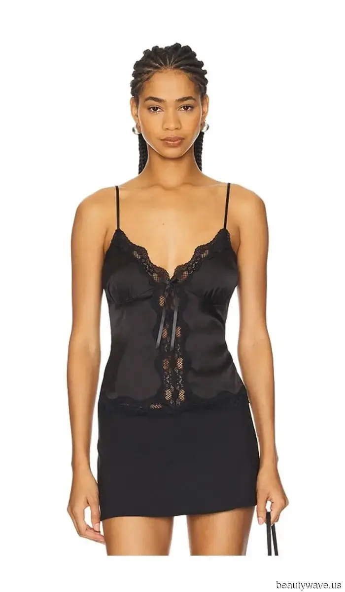 Spero tu abbia salvato questo top da uscita perché è tornato ed è più chic che mai.