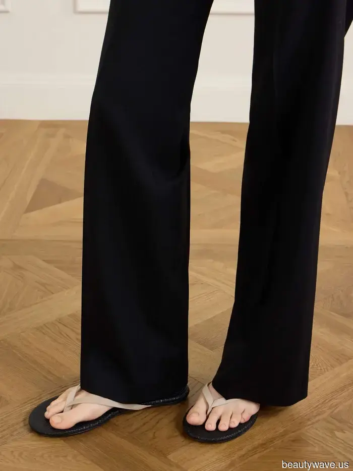 Flip-Flops Become Exceptionally Stylish When Worn in These 6 Specific Ways