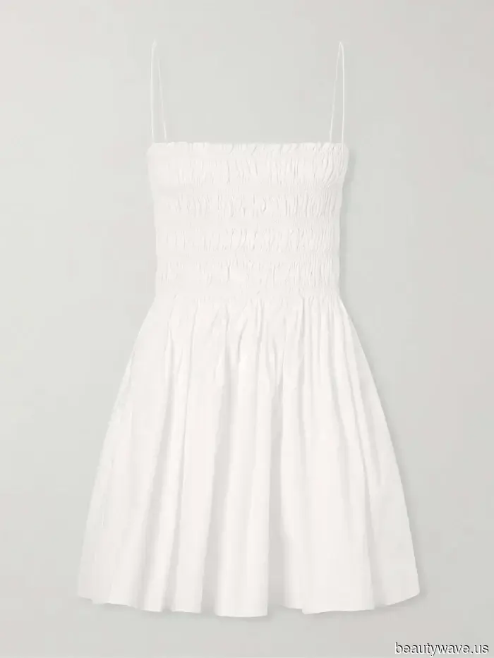 I Discovered It: The Subtle Elegance of the Ultra-Minimal Dress That Stylish Women Across Europe Can't Get Enough Of