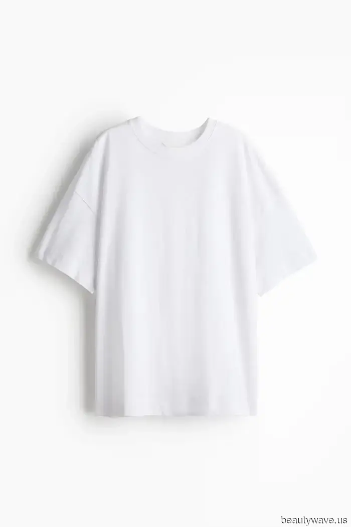 Da Base a Designer: Questa Tendenza dell'Outfit Renderà I Tuoi T-Shirt Subito Simili a Quelli di The Row