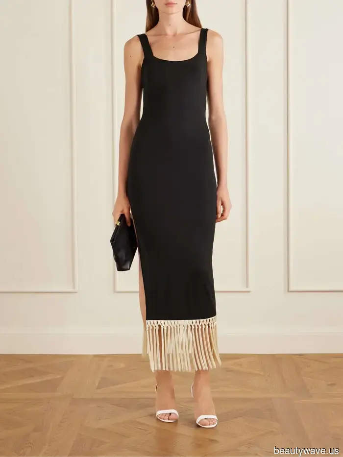 It girls worldwide are aware that these 5 trends are essential for creating undeniably stylish outfits this summer.