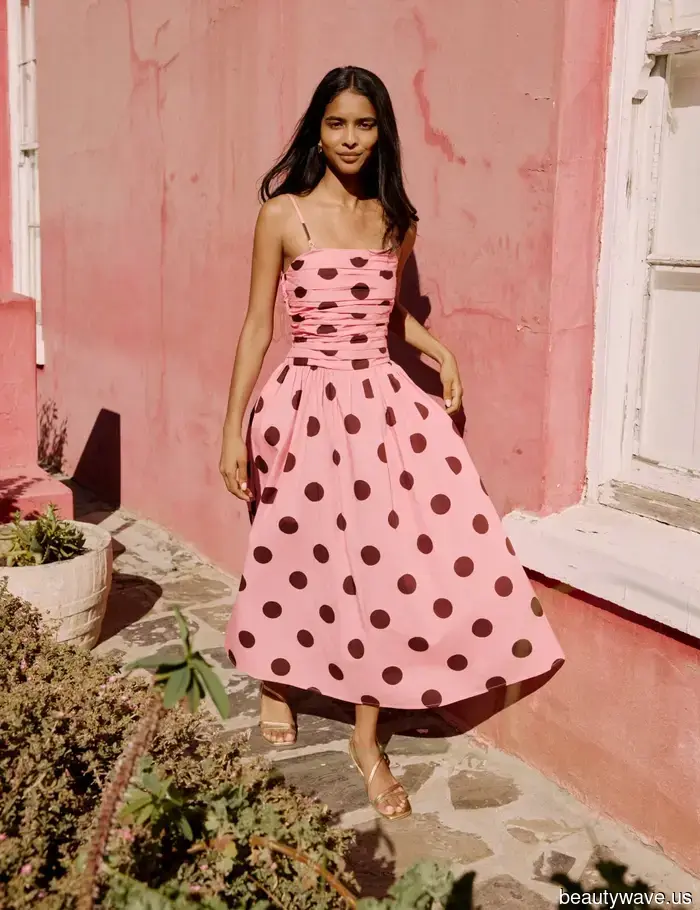 Las mujeres más elegantes que conozco compran todos sus vestidos de verano en esta marca de moda&mdash;15 estilos que se venden rápido.