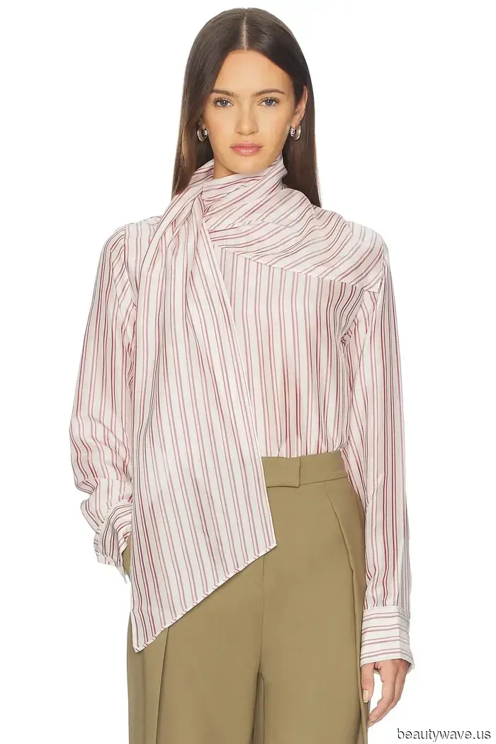 Sofia Richie Grainge está embarazada, y compartió la noticia con la chaqueta SRG que sé que se agotará primero.