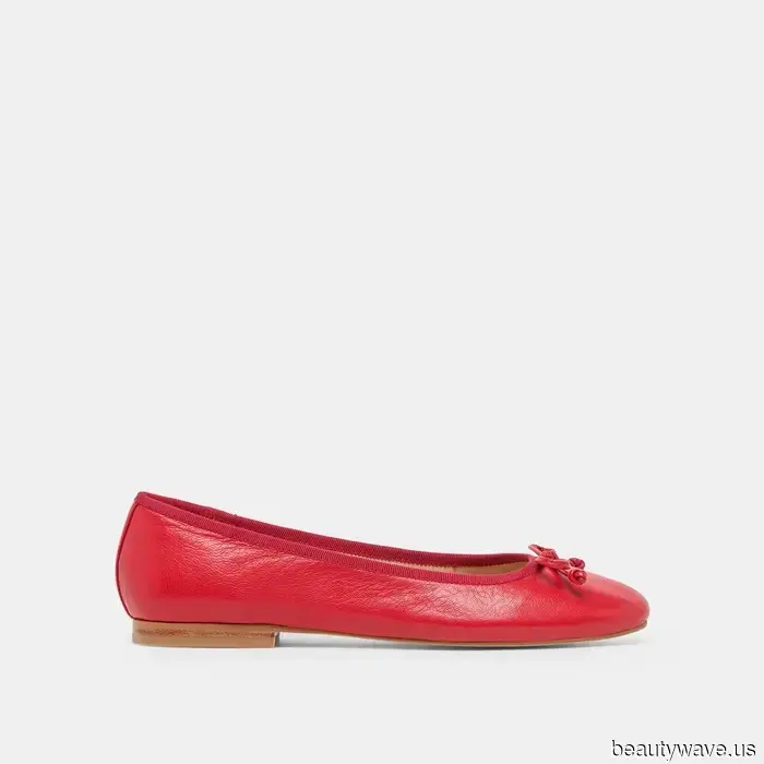 Certainly, black ballet flats are acceptable, but women over 40 prefer this colored alternative with jeans instead.