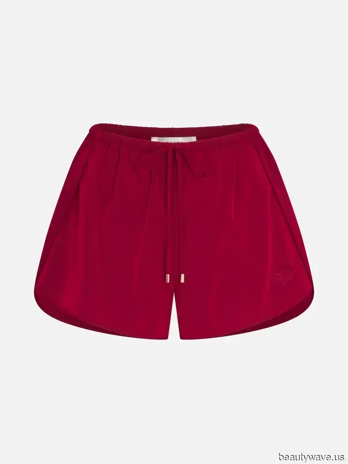 Not Denim, Not Satin—Fashion Enthusiasts Are Opting for These Trending Shorts Styles Instead