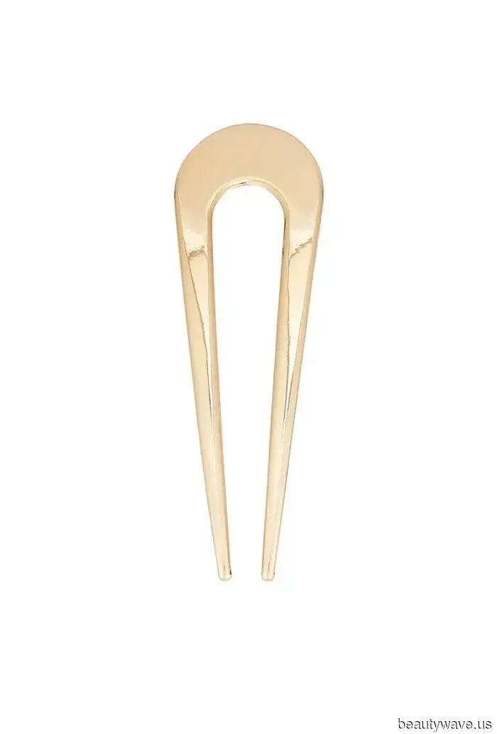 The Opera Aesthetic Will Be Trendy for 2026—20 Beauty Must-Haves That Bring to Mind Bright Stages and Plush Velvet Seats