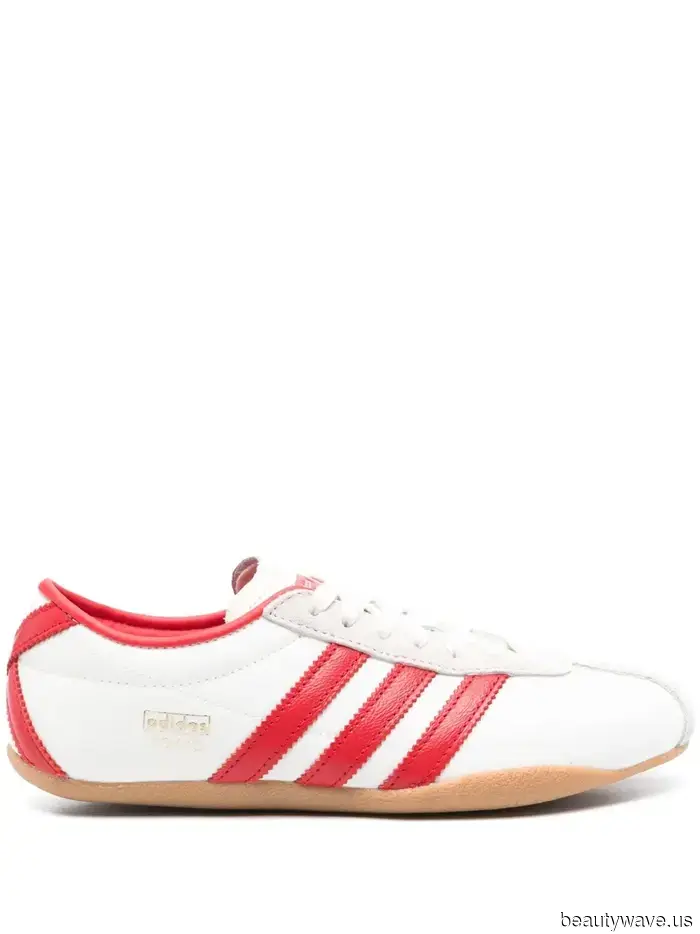 J.Law Recently Rocked the Sneaker Color Trend That Keeps Baggy Jeans Looking Stylish (Not Outdated) in 2026.