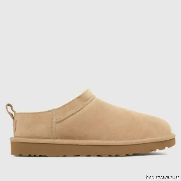 Ja, UGGs können passé wirken, aber genau diese Jeans‑und‑Jacken‑Kombination lässt sie schick erscheinen.